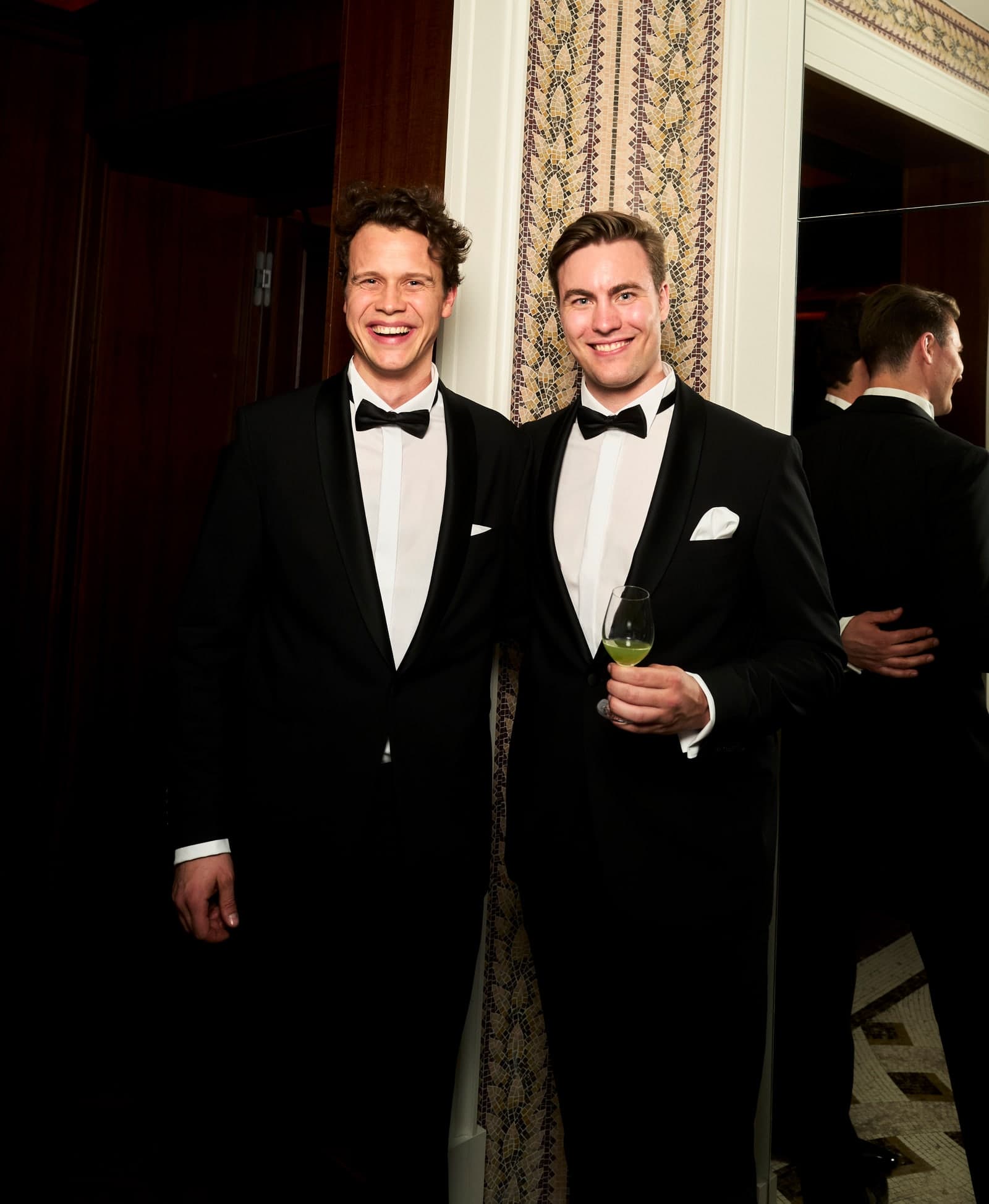Ekkehard Bay und Vincent Kerger, die Gründer von Cocktail X, im Smoking